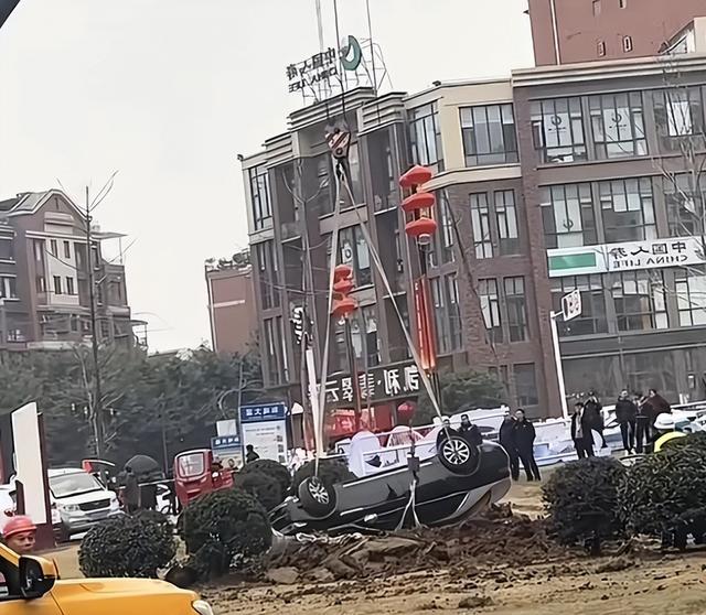 小孩炸井盖后续，赔偿结果出炉后，为何与此前天价赔偿天壤之别?