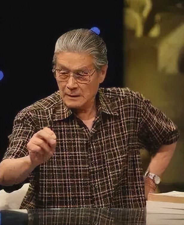 隐姓埋名75年，与演员妻子恩爱64年，95岁的蓝天野传奇一生