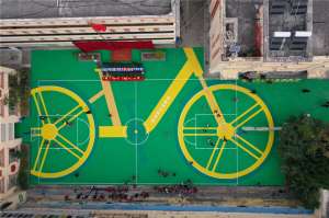 索朗扎西(大山里的索朗扎西：在共享单车环保篮球场上打球像在飞)