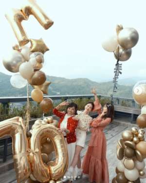 蔡依林生日(蔡依林办生日趴「母女3人罕同框」亲姊解放短裙  网惊艳：根本3姊妹)