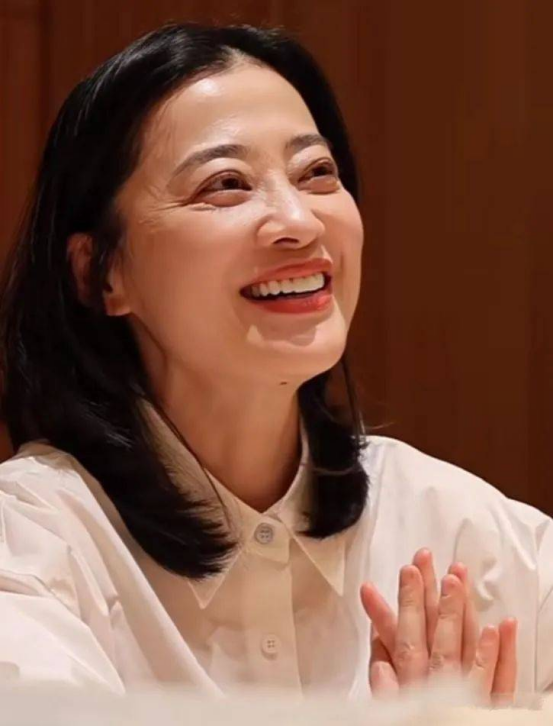 没滤镜真可怕，刘亦菲牙凸嘴大，汤唯皱纹堆积，吕燕满脸雀斑