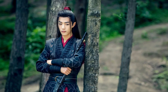 25岁出道，28岁爆红，短短三年时间，肖战如何从素人到顶流？