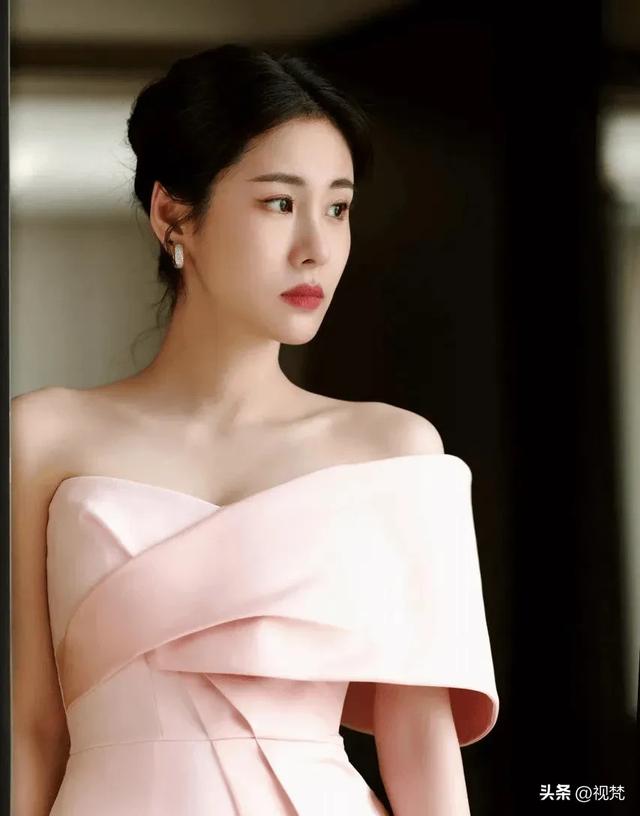 36岁张碧晨身材好到爆！华晨宇为啥还不和她在一起？