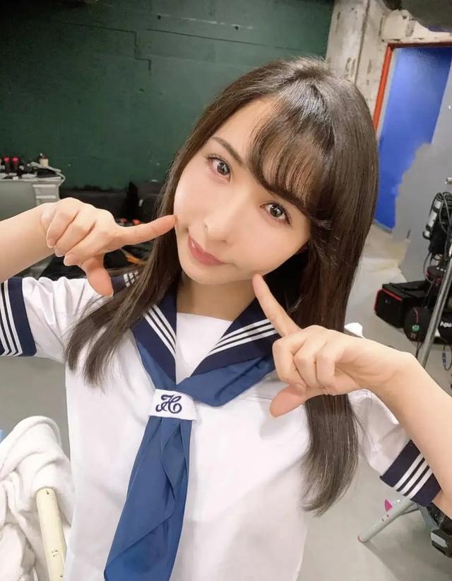 大沢佑香：迷人魅力令人心动