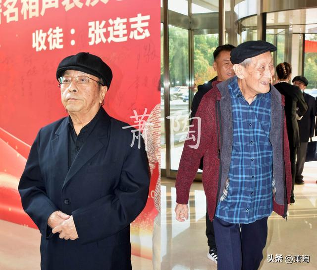 84岁“小怪物”昨喜收新徒 现场发生了什么 连主持人李金斗都蒙圈了