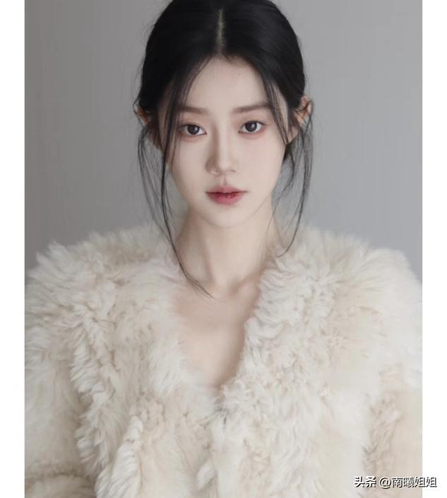 别再披头散发了，今年流行这3种“扎发”，洋气减龄，潮人都跟风