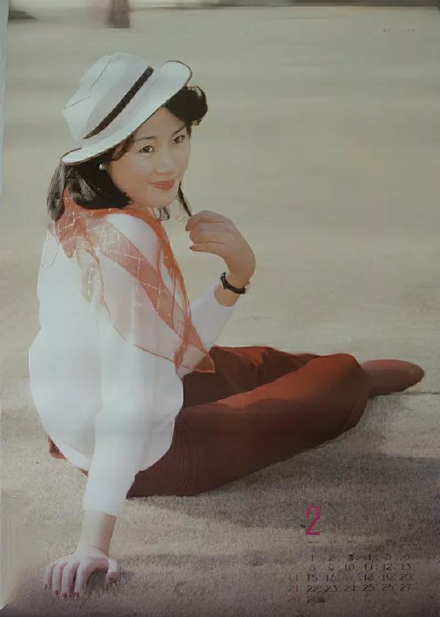 挂历欣赏（459）——1988年影视红星