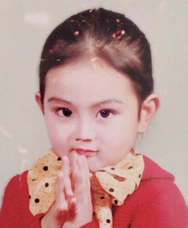 宋丹丹干女儿姜妍公开认爱,与北京某银行行长隐婚?照片流出