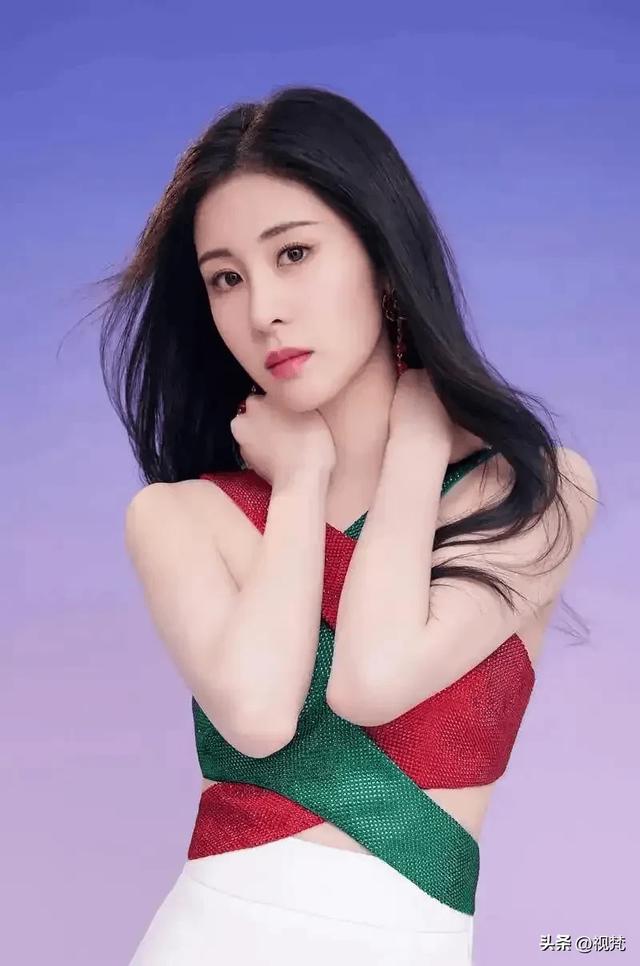 36岁张碧晨身材好到爆！华晨宇为啥还不和她在一起？