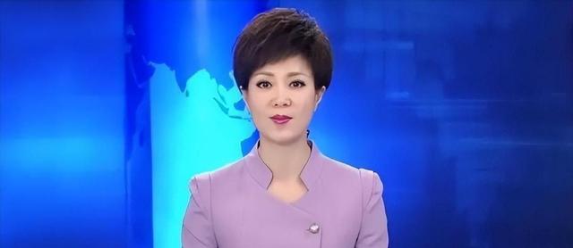央视美女主持人王端端：嫁同行丈夫表示很幸福，直播落泪遭人质疑