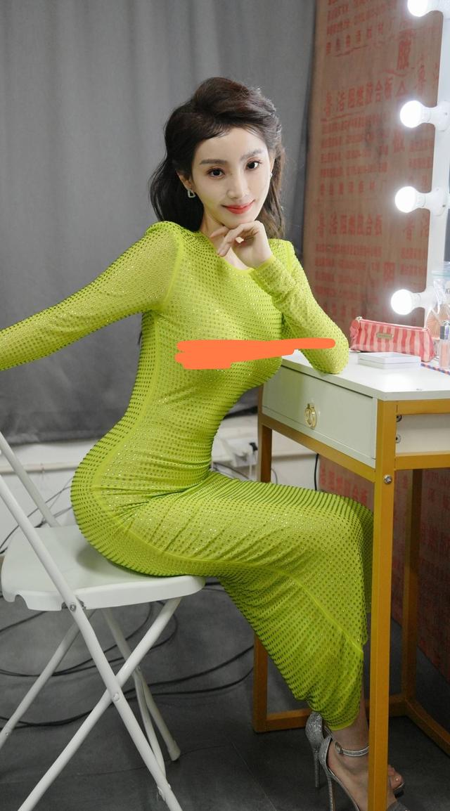 主持人马卉直播不雅照后续，大尺度日常照片被扒，已永久封禁直播