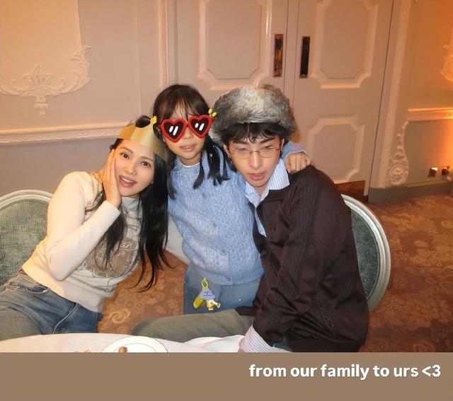 56岁伊能静大冬天穿破洞牛仔裤室外跳舞，状态逆生长太绝美了