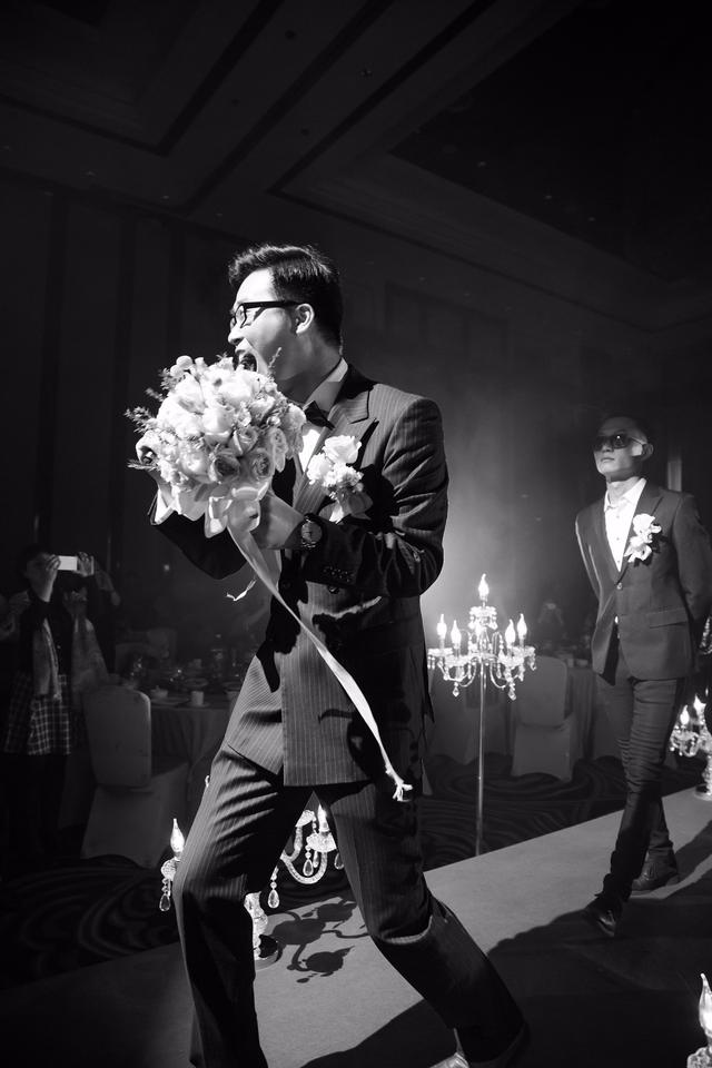 嫁给河北台男主播  湖北台女主播的伴娘团里竟有个男人！