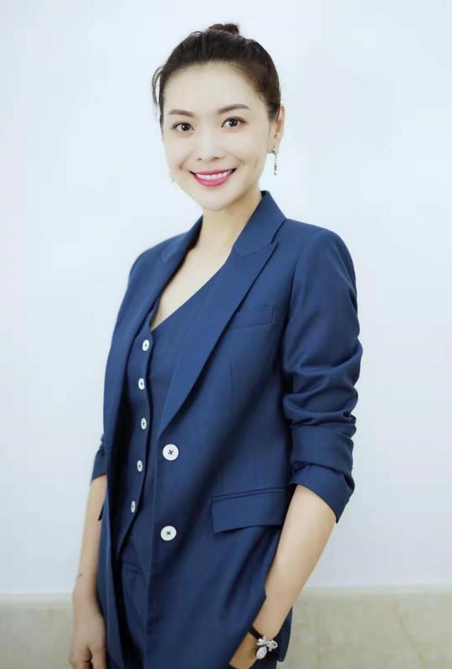 观众们公认的京津冀电视台十大美女主持人