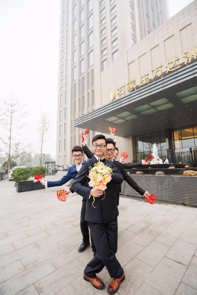 嫁给河北台男主播  湖北台女主播的伴娘团里竟有个男人！