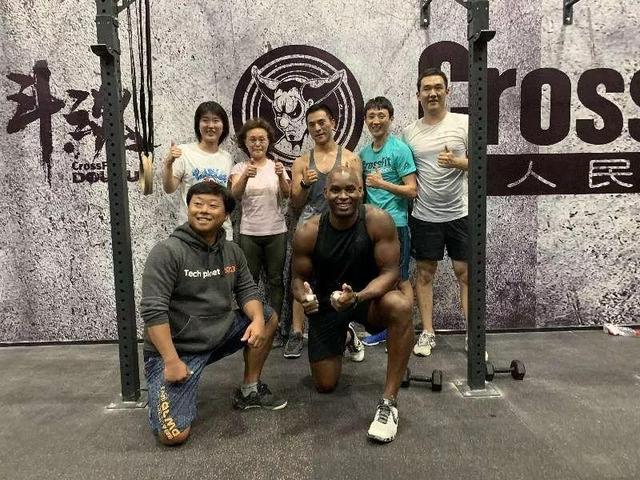 全中国体能最好的奶奶！这些高难动作虐得年轻人找不到北