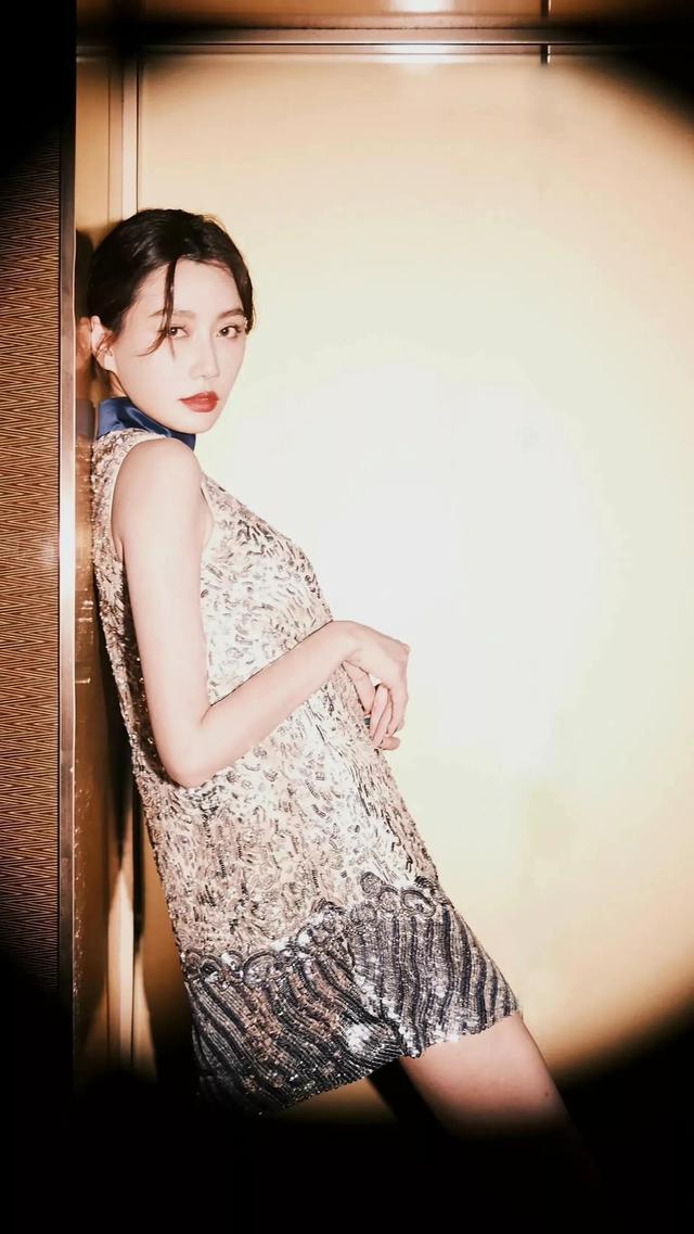 美女主持李斯羽高清壁纸写真，婀娜多姿，仪态万方