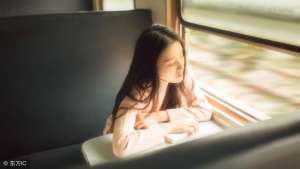 晃腿女主播的视频(小说：经理嘲讽他没出息，竟然也敢玩炒股，却不知他这次必赢)