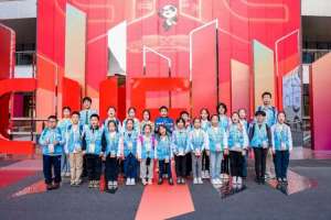 第一财经女主播(第一财经广播小主播闪耀进博会现场)