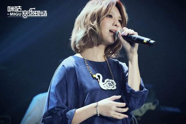 郭静成都首开唱，要跟歌迷唱到八十岁