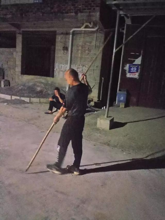 网络女主播在家中遭男网友杀害，高中时还曾是校花！