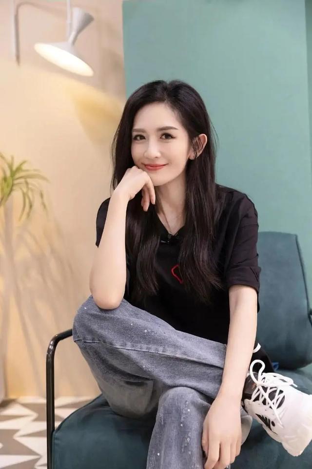 盘点中国十大最著名女主持人，周涛排名第二