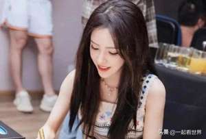 女主播抖臀舞(Rita被网友质疑身材不好，晒出照片进行反驳：翘臀36E而已)