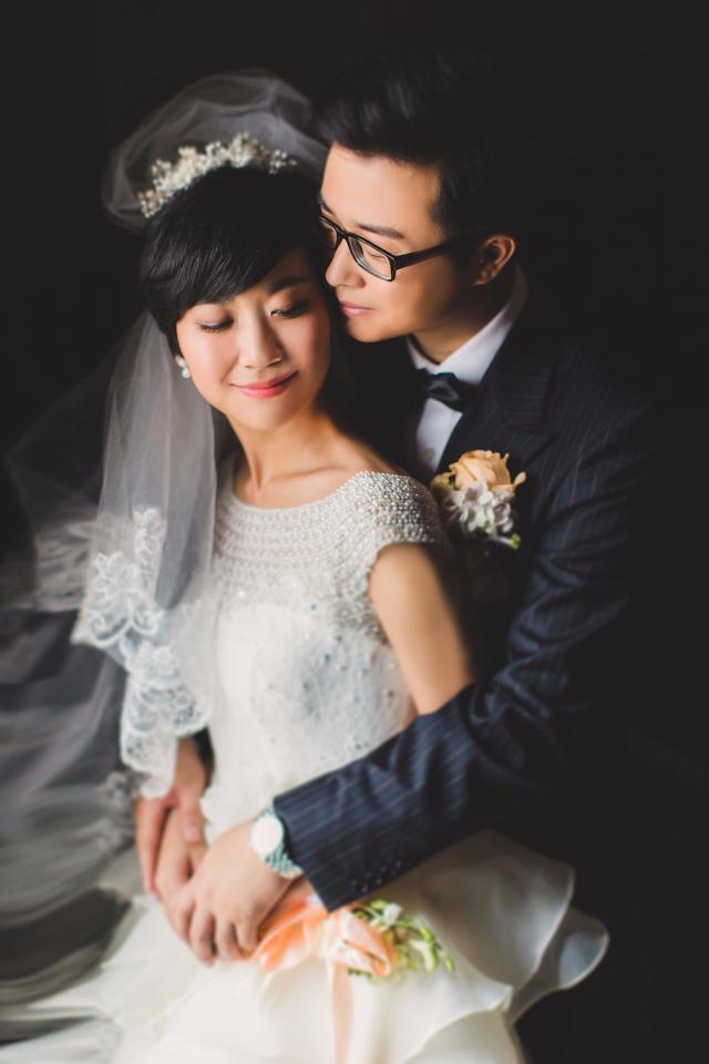 嫁给河北台男主播  湖北台女主播的伴娘团里竟有个男人！