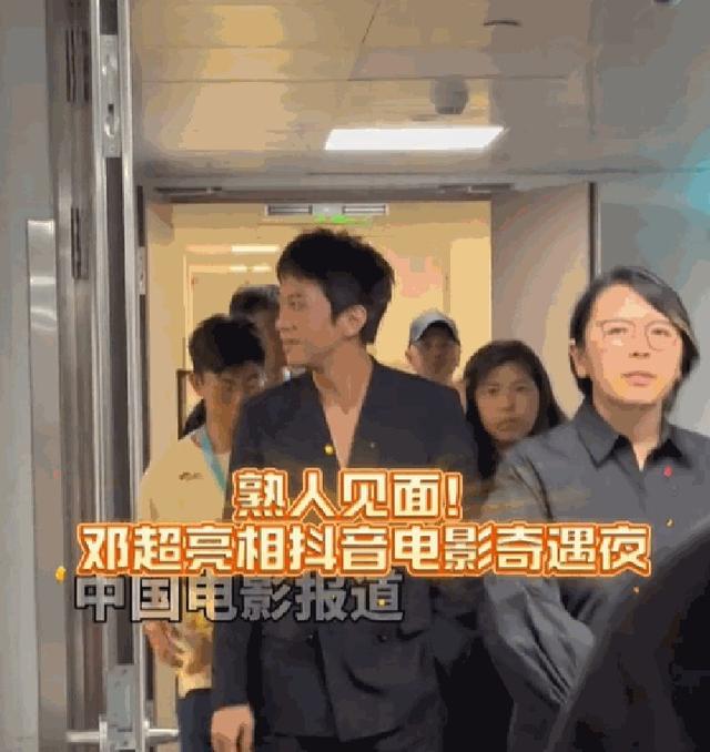 周也“耍大牌”事件愈演愈烈，央媒下场发实锤证据，给她上了一课