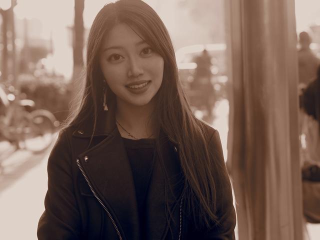 周六10点看直播，美女主播在汤山金乌公园体验温泉文化