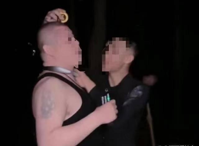 主播直播时遭“绑架”？警方称系赚流量摆拍，无限期封号