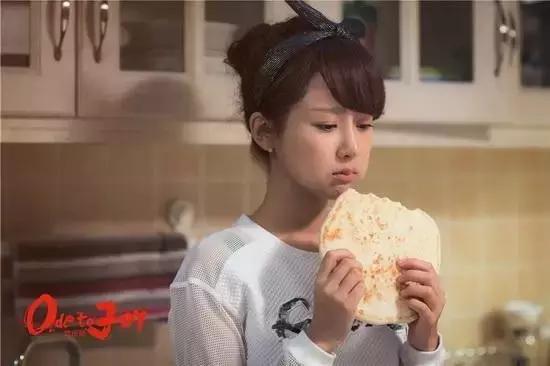 整容成瘾，变脸成习惯，可惜杨紫浪费一手好牌，毁了自己也要毁了