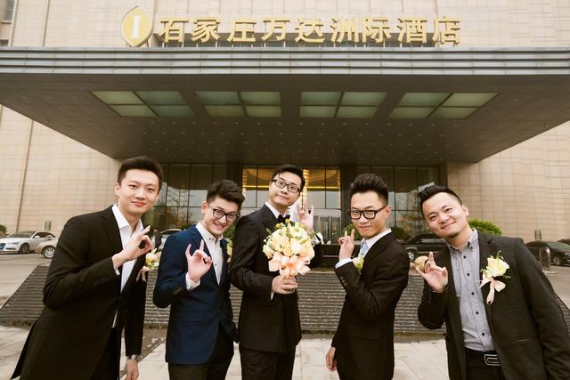 嫁给河北台男主播  湖北台女主播的伴娘团里竟有个男人！