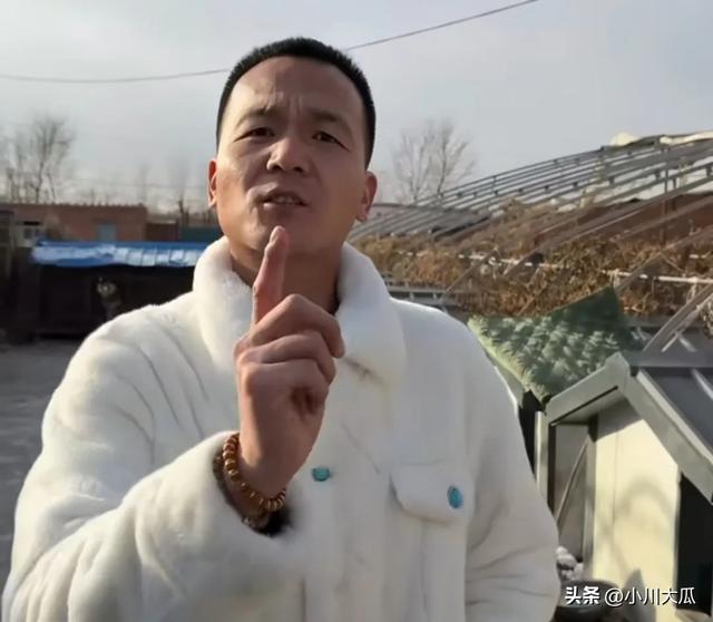 网红潘宏直播给狗洗澡，艾特挣脱扎带二次被绑最终去世！后续来了