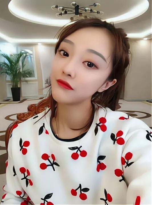 假娜美遇到真娜美毫不留情俩人互扎，给娜美扎完了，喊话 要取代娜