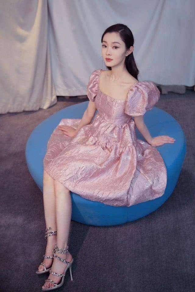 ​宋轶女神风情万种，身穿旗袍娇媚柔情，气质又不失清纯优雅