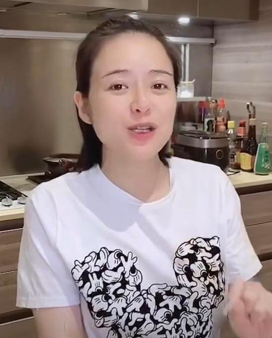 上海SMG美女主持陈辰晒孕期照片 扒扒她的孕期生活