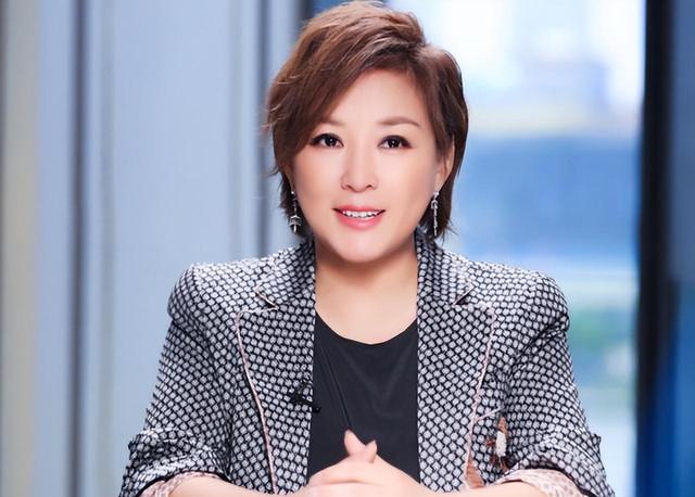 盘点中国十大最著名女主持人，周涛排名第二