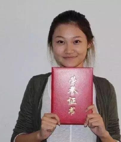 整容成瘾，变脸成习惯，可惜杨紫浪费一手好牌，毁了自己也要毁了