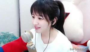 女主播文儿图片大全(文徒童筱七连胜晨哥，文儿晒600万后台，嘲讽刷不起“紫光”)