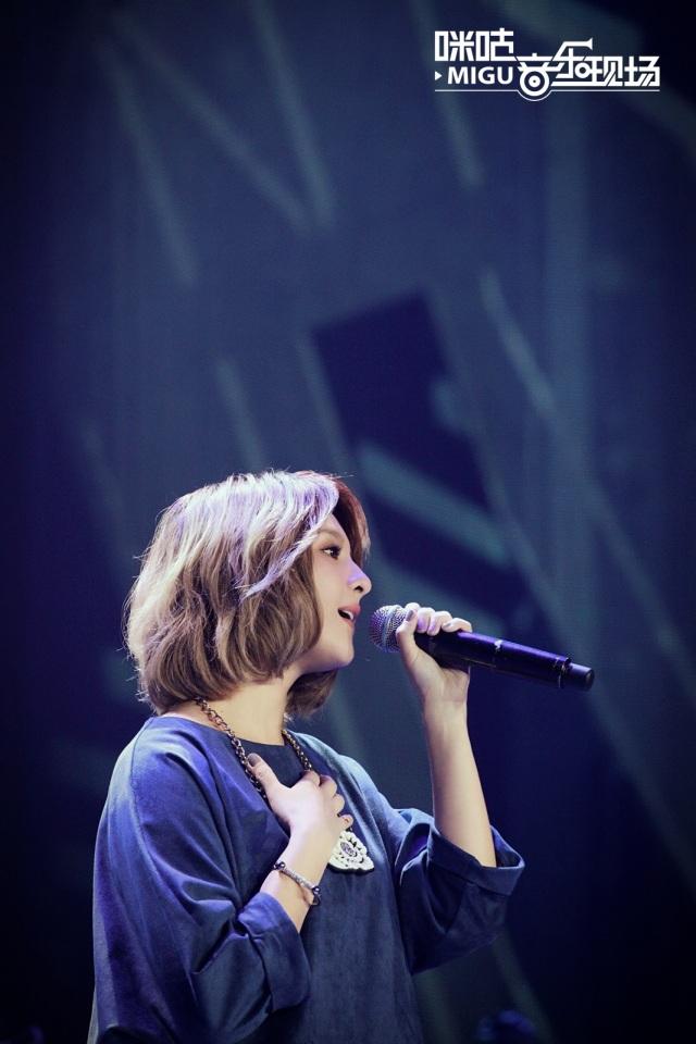 郭静成都首开唱，要跟歌迷唱到八十岁