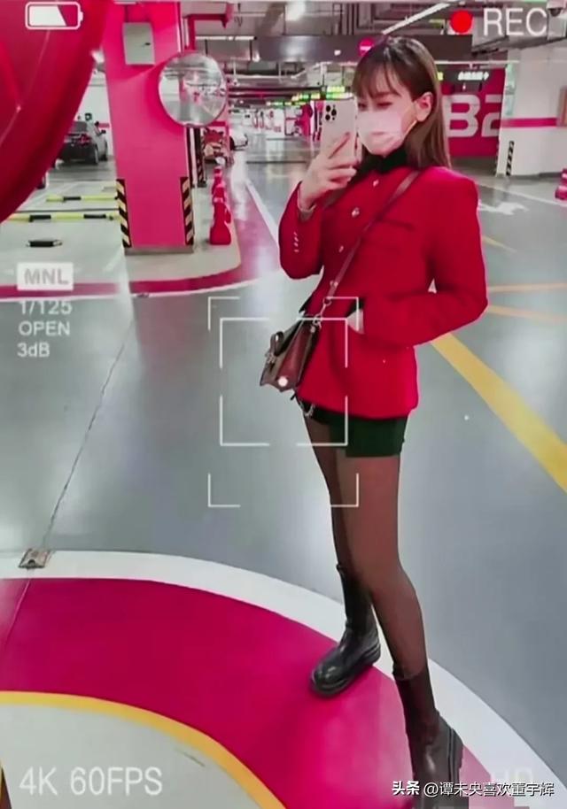 楠楠，一个开朗大气的女孩，在直播间给董宇辉穿衣，场景令人回味