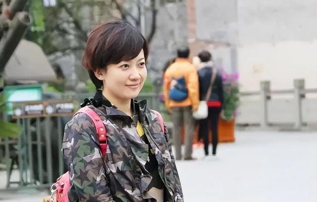 央视美女主持人王端端：嫁同行丈夫表示很幸福，直播落泪遭人质疑