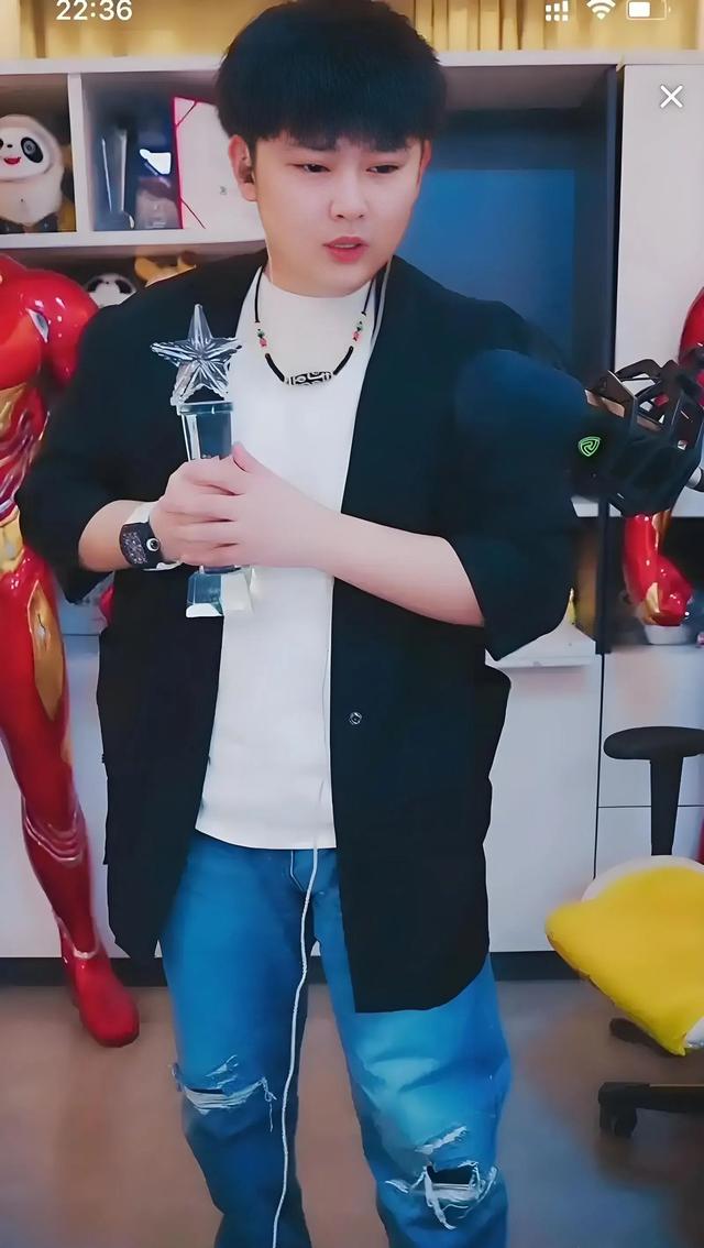 “小橘子”3楼“和谐”女主播被拍视频，账号被封与老塔无关！