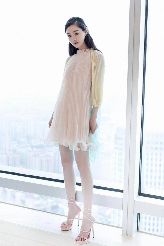 ​宋轶女神风情万种，身穿旗袍娇媚柔情，气质又不失清纯优雅