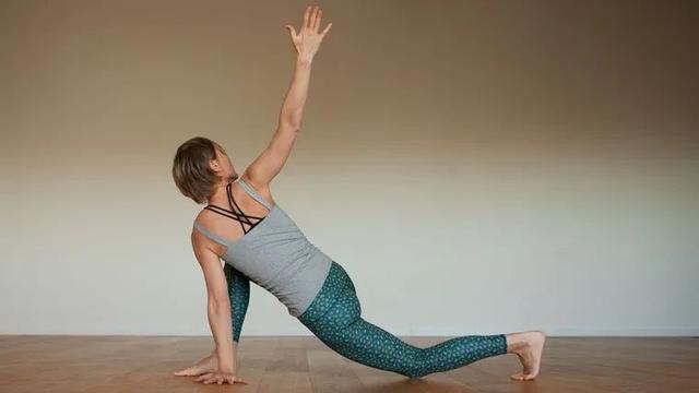 陈乔恩近况吓坏网友！体型干瘪没女人味，可明明又美又绝啊