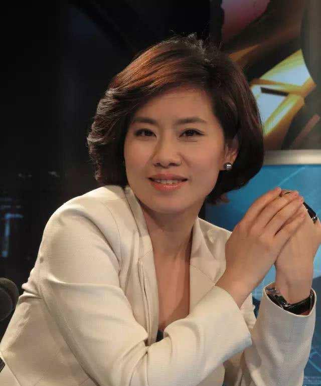 央视主持人史小诺女儿近照曝光，穿泳装大秀好身材，欧美范十足