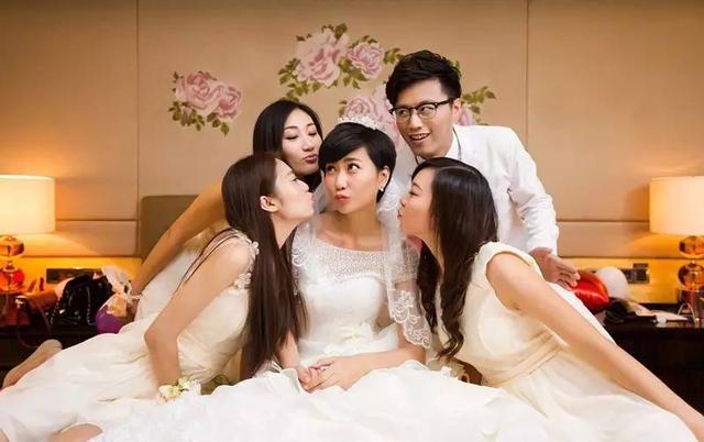 嫁给河北台男主播  湖北台女主播的伴娘团里竟有个男人！