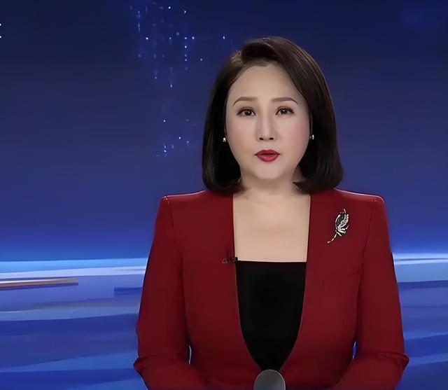 54岁珠江台主持徐洁：从年轻美到老，坚守26年赢广东观众一致好评