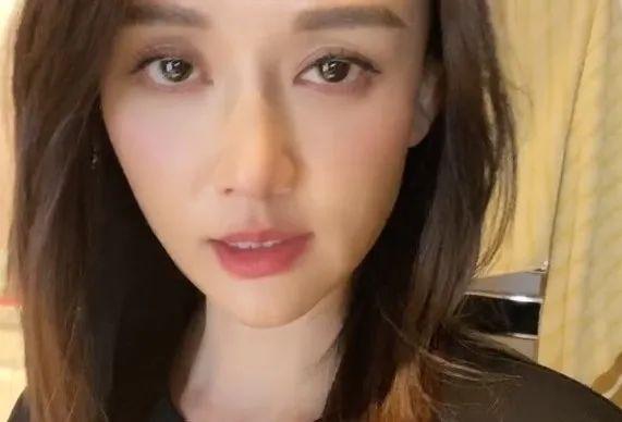 陈乔恩近况吓坏网友！体型干瘪没女人味，可明明又美又绝啊